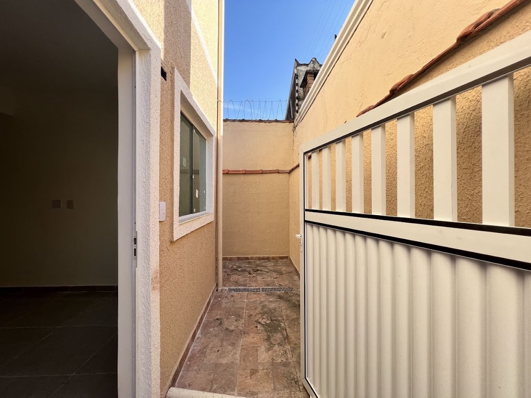 Casa de Condomínio à venda com 2 quartos, 60m² - Foto 2