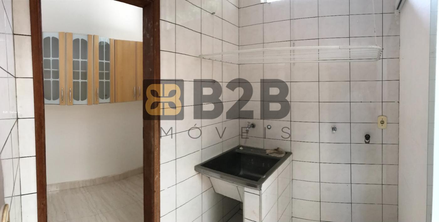 Casa à venda com 3 quartos, 234m² - Foto 10