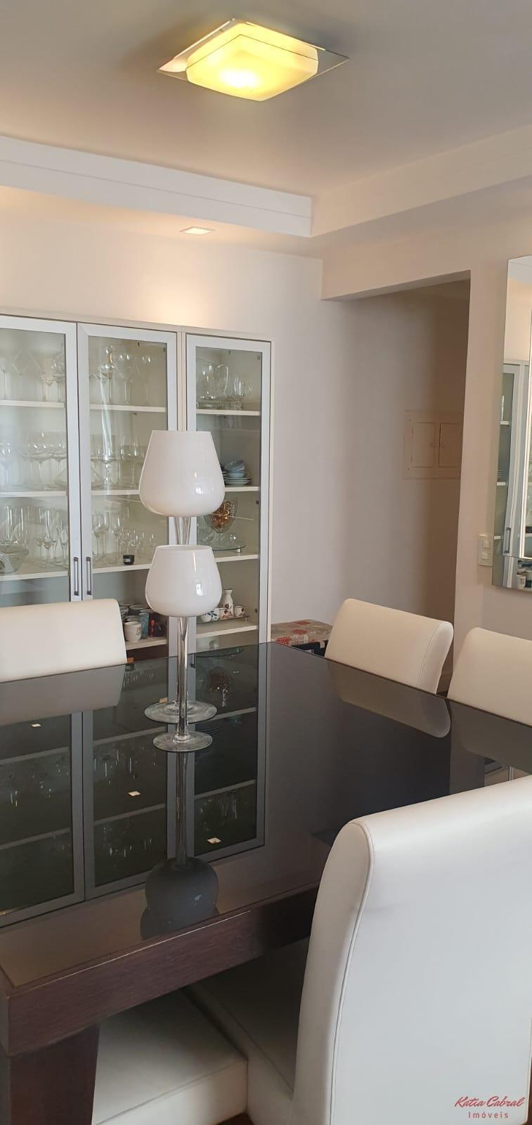 Apartamento à venda com 2 quartos, 75m² - Foto 1