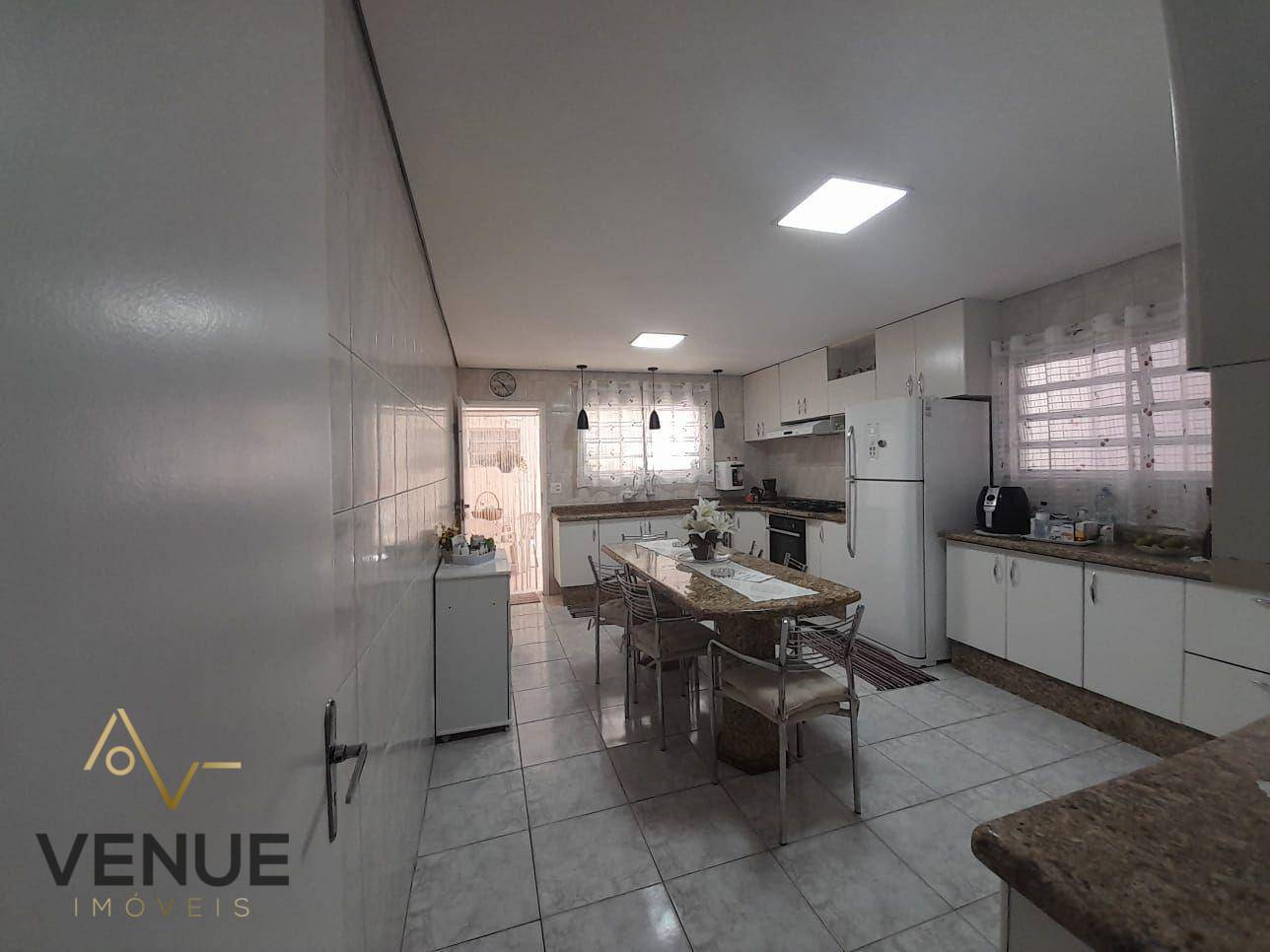 Sobrado à venda com 3 quartos, 110m² - Foto 3