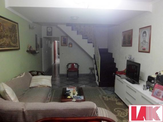 Sobrado à venda com 2 quartos, 200m² - Foto 3