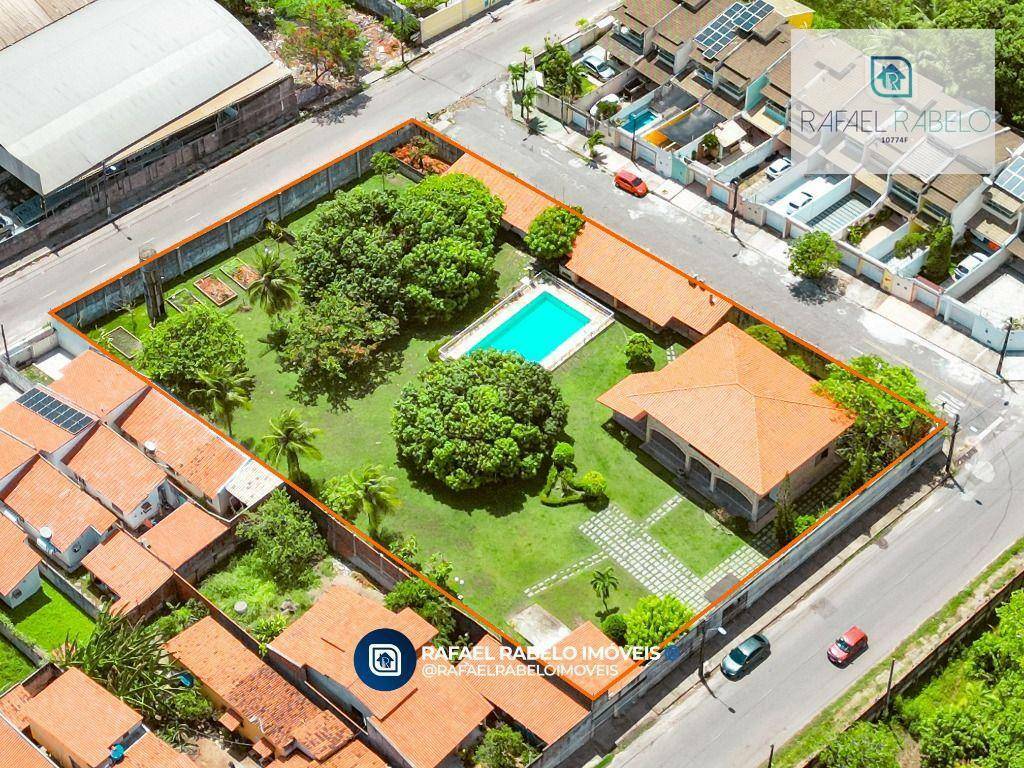 Casa à venda com 4 quartos, 300m² - Foto 1