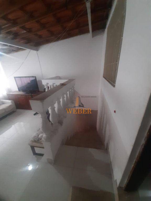 Sobrado à venda com 2 quartos, 111m² - Foto 3