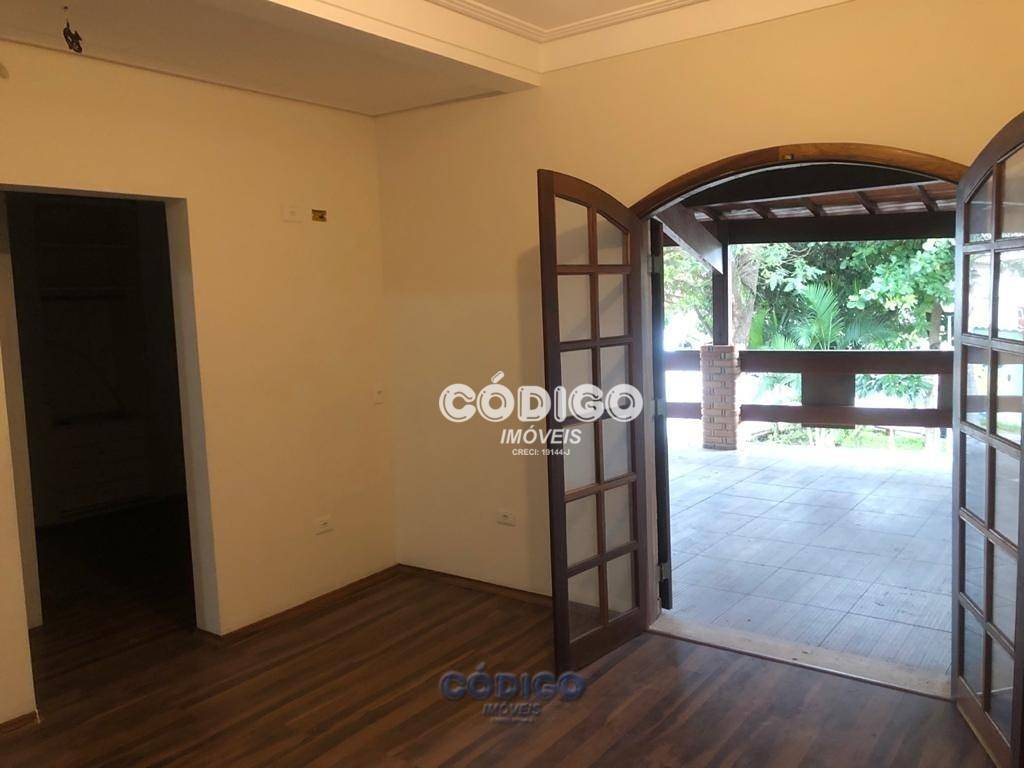 Sobrado à venda com 3 quartos, 170m² - Foto 3