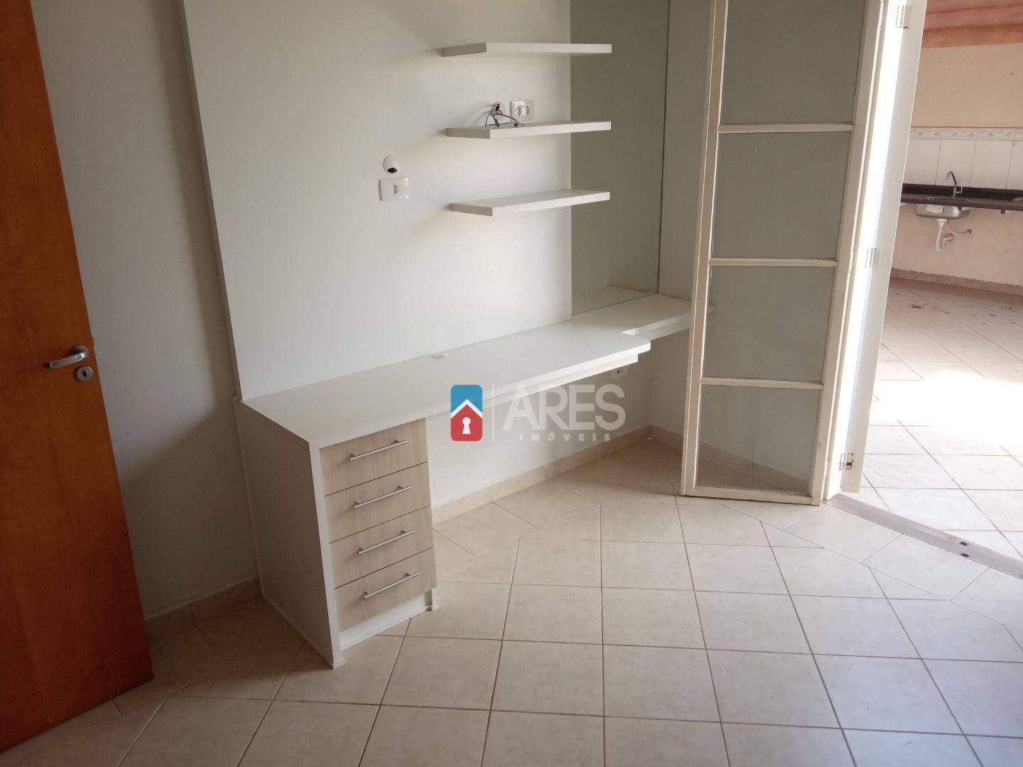 Casa à venda com 3 quartos, 223m² - Foto 11