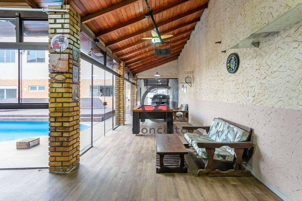 Sobrado à venda com 5 quartos, 356m² - Foto 1