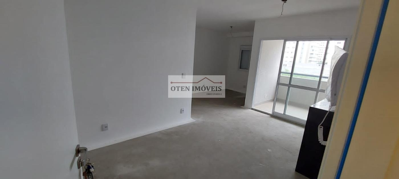 Apartamento à venda com 2 quartos, 70m² - Foto 2