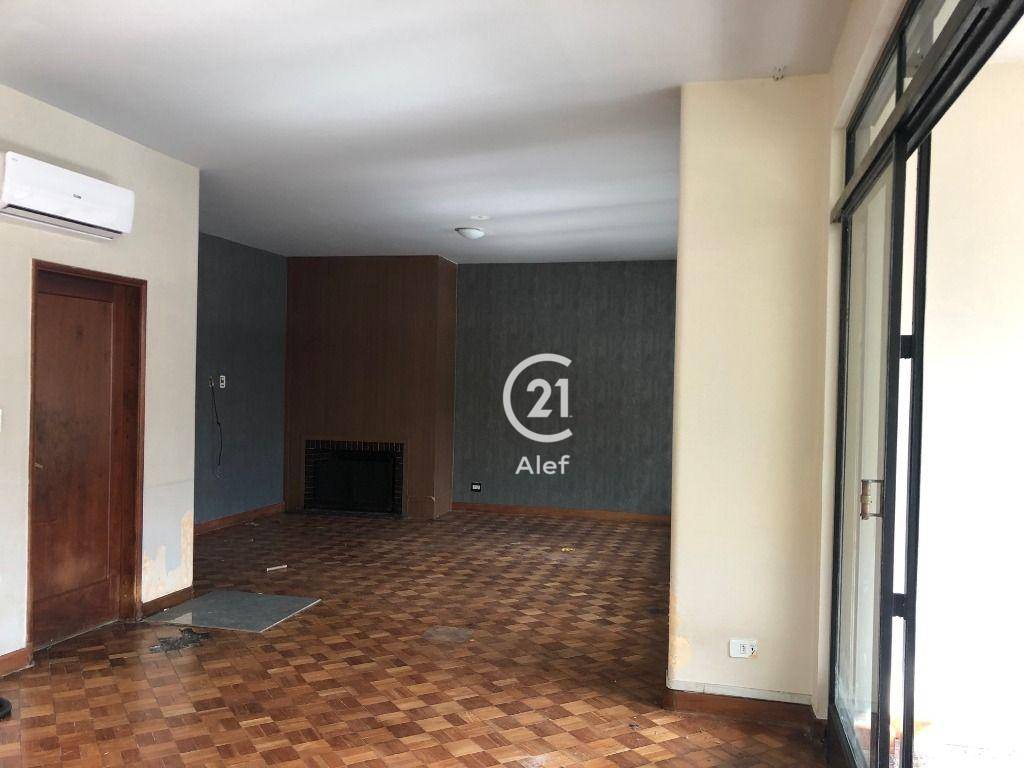 Casa para alugar com 6 quartos, 400m² - Foto 7