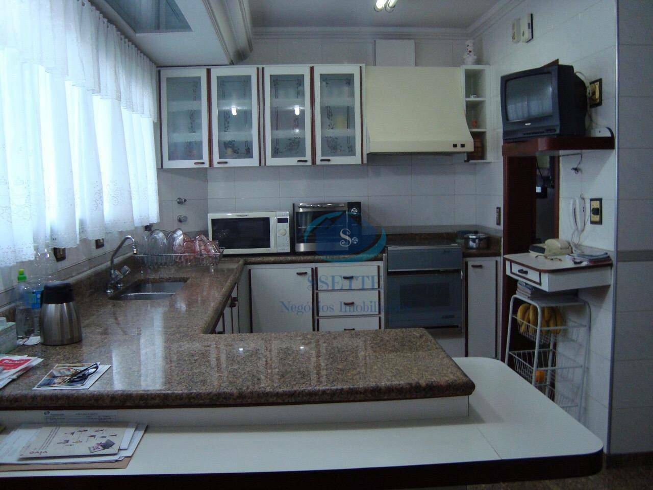 Apartamento à venda com 4 quartos, 242m² - Foto 13