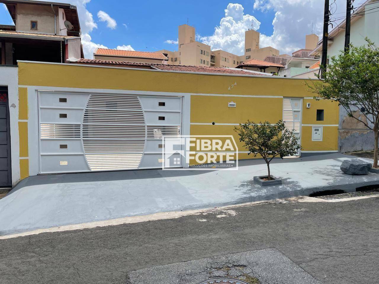 Casa à venda com 2 quartos, 120m² - Foto 2