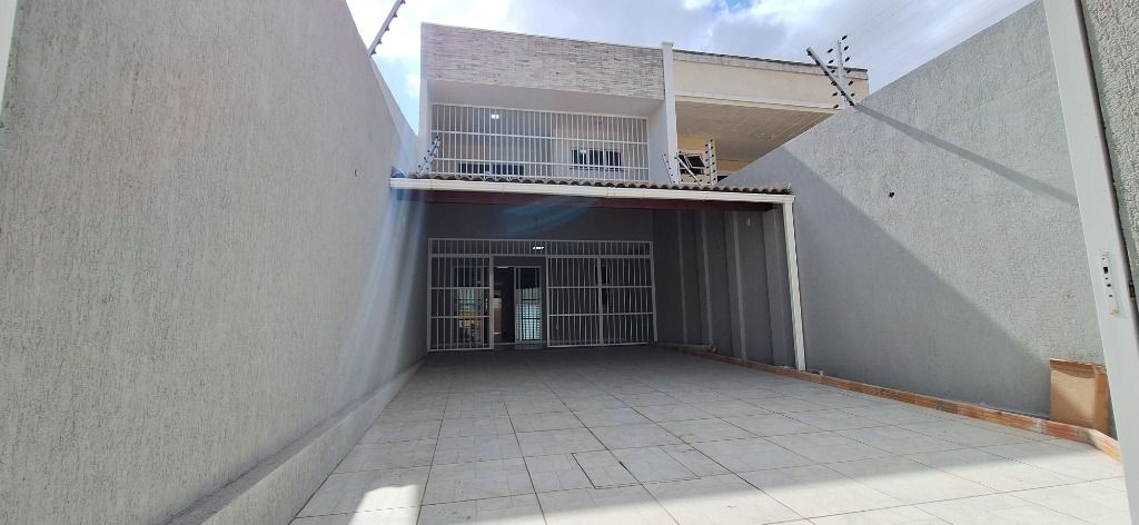 Casa à venda com 4 quartos, 162m² - Foto 3