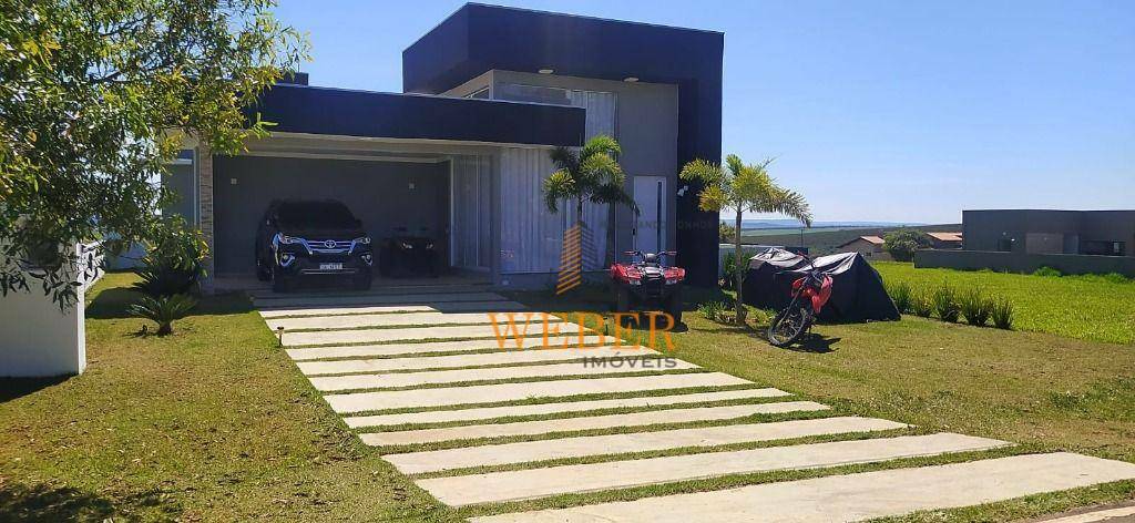 Casa de Condomínio à venda com 3 quartos, 226m² - Foto 3