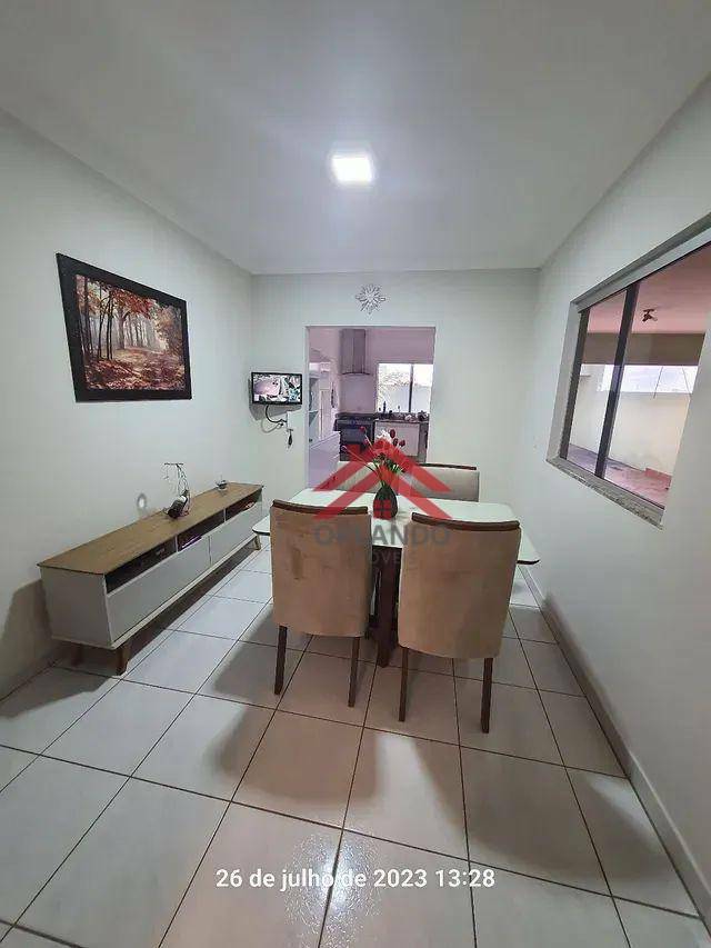 Casa à venda com 3 quartos, 180m² - Foto 2