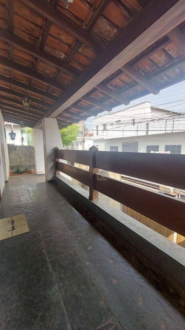 Casa à venda com 4 quartos, 416m² - Foto 3