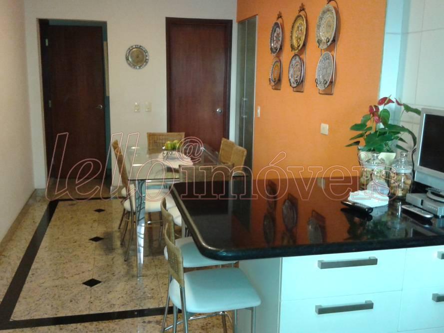 Apartamento à venda com 3 quartos, 212m² - Foto 13