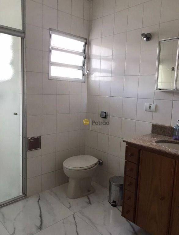 Casa à venda com 6 quartos, 260m² - Foto 33