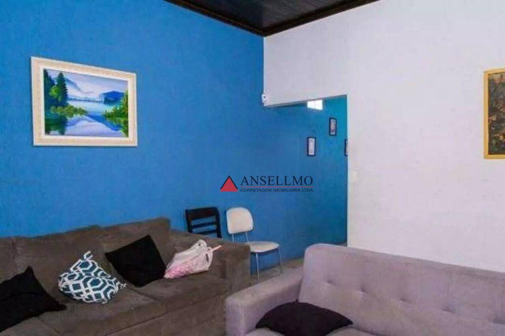 Casa para alugar com 4 quartos, 326m² - Foto 1