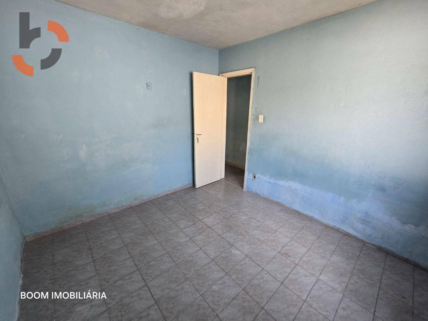 Casa à venda com 2 quartos, 98m² - Foto 4