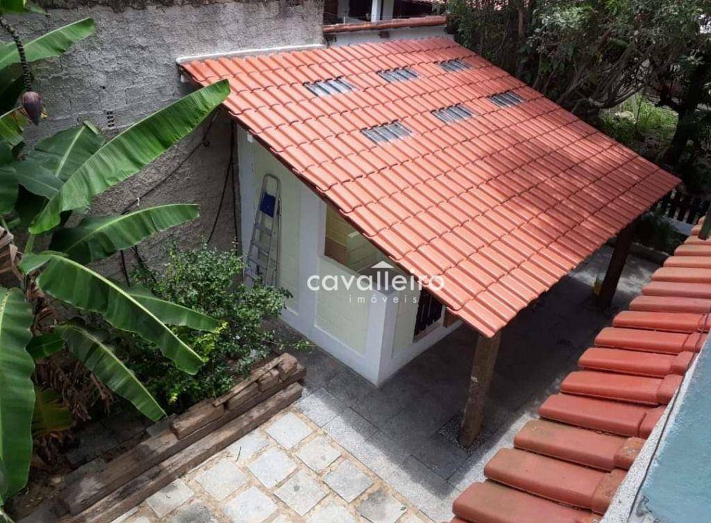 Casa à venda com 6 quartos, 300m² - Foto 33