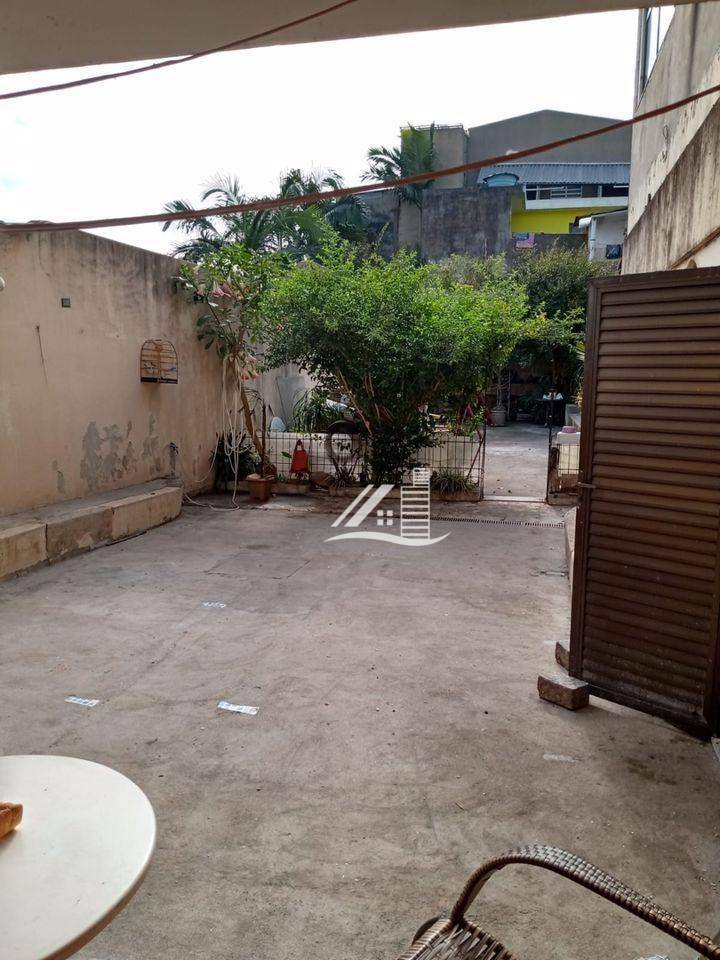 Sobrado à venda com 4 quartos, 430m² - Foto 32