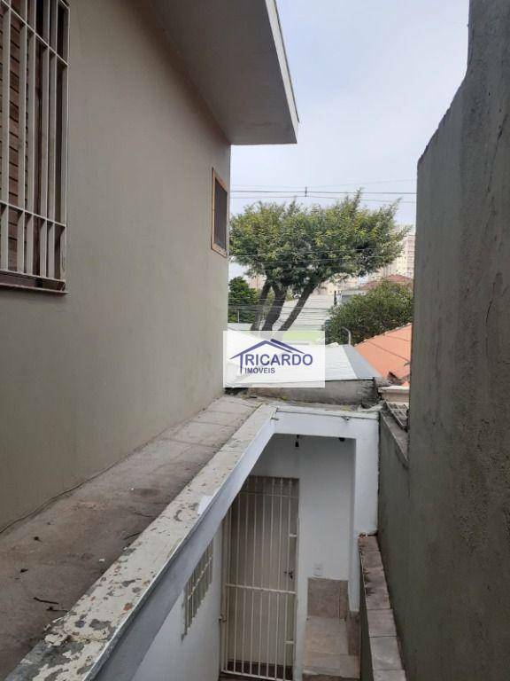 Casa para alugar com 4 quartos, 240m² - Foto 24