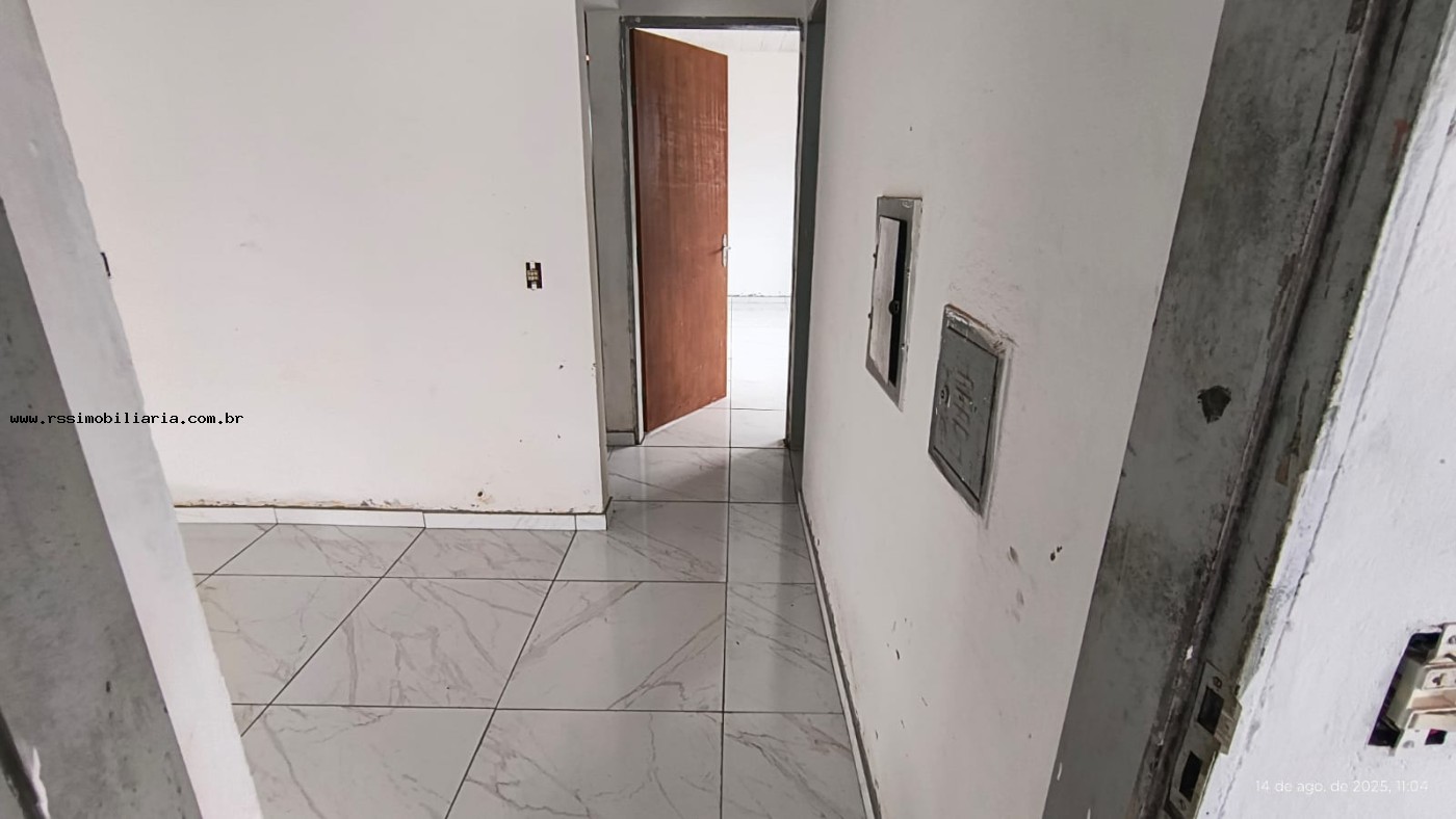 Casa para alugar com 2 quartos, 200m² - Foto 13