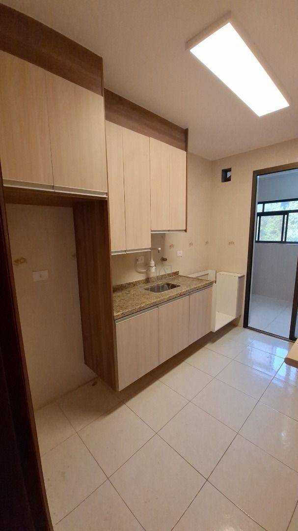 Apartamento para alugar com 3 quartos, 151m² - Foto 3