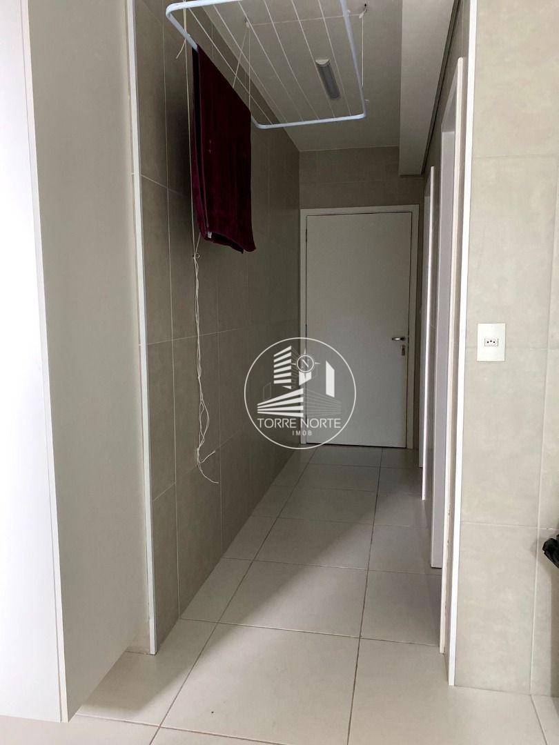 Apartamento à venda com 3 quartos, 238m² - Foto 26