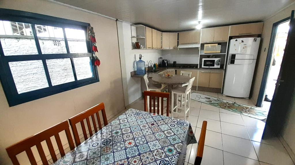 Casa à venda com 2 quartos, 100m² - Foto 2