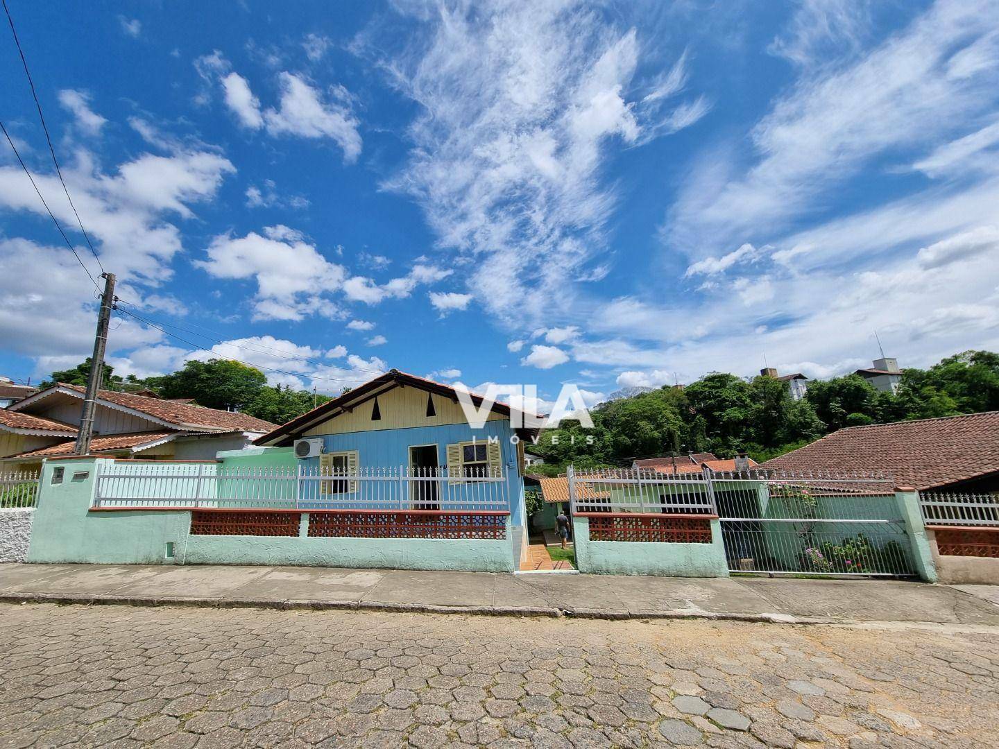 Casa para alugar com 4 quartos, 150m² - Foto 3