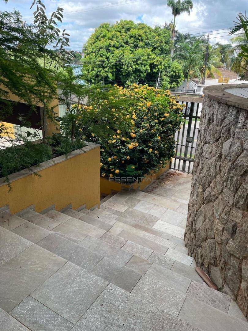 Sobrado à venda e aluguel com 6 quartos, 450m² - Foto 2