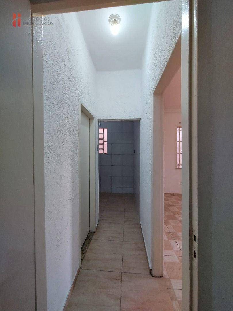 Casa à venda com 3 quartos, 220m² - Foto 16