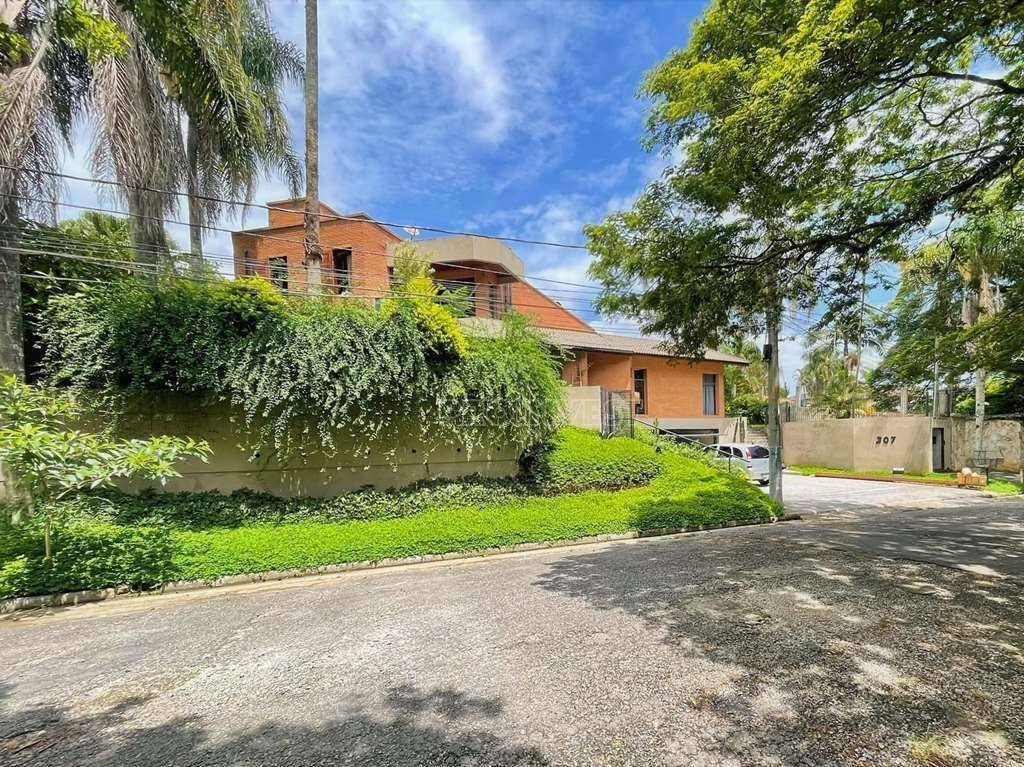 Casa de Condomínio à venda e aluguel com 5 quartos, 850m² - Foto 3