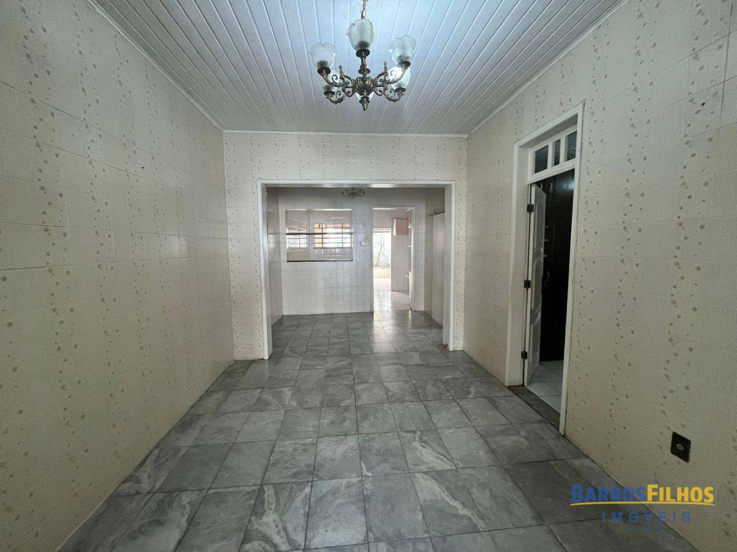 Casa à venda com 2 quartos, 140m² - Foto 3