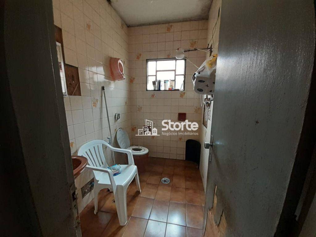 Casa à venda com 8 quartos, 210m² - Foto 6