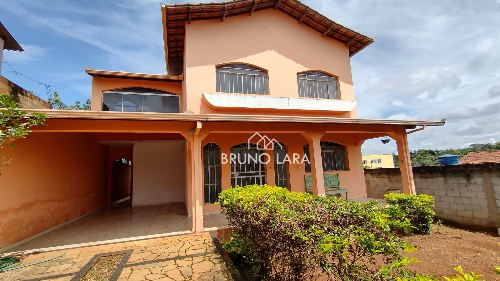 Casa à venda com 4 quartos, 250m² - Foto 2