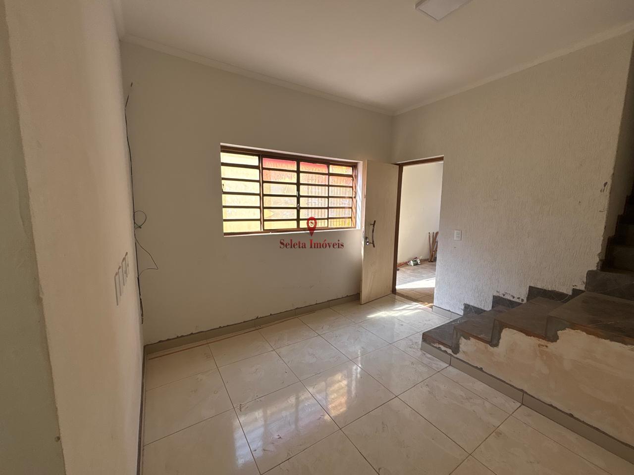 Casa para alugar com 3 quartos, 190m² - Foto 1