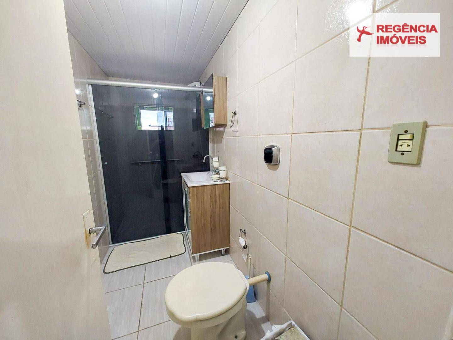 Casa para alugar com 8 quartos, 200m² - Foto 25