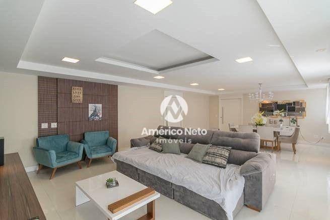 Apartamento para alugar com 4 quartos, 200m² - Foto 1