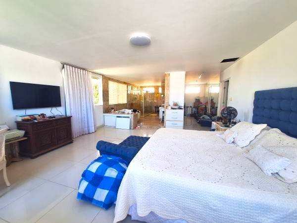 Casa para alugar com 6 quartos, 400m² - Foto 19