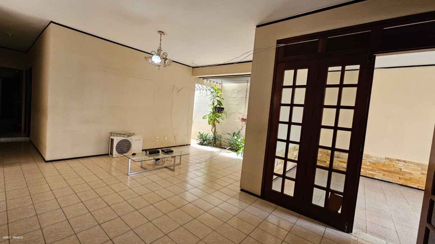 Casa, 3 quartos, 263 m² - Foto 4