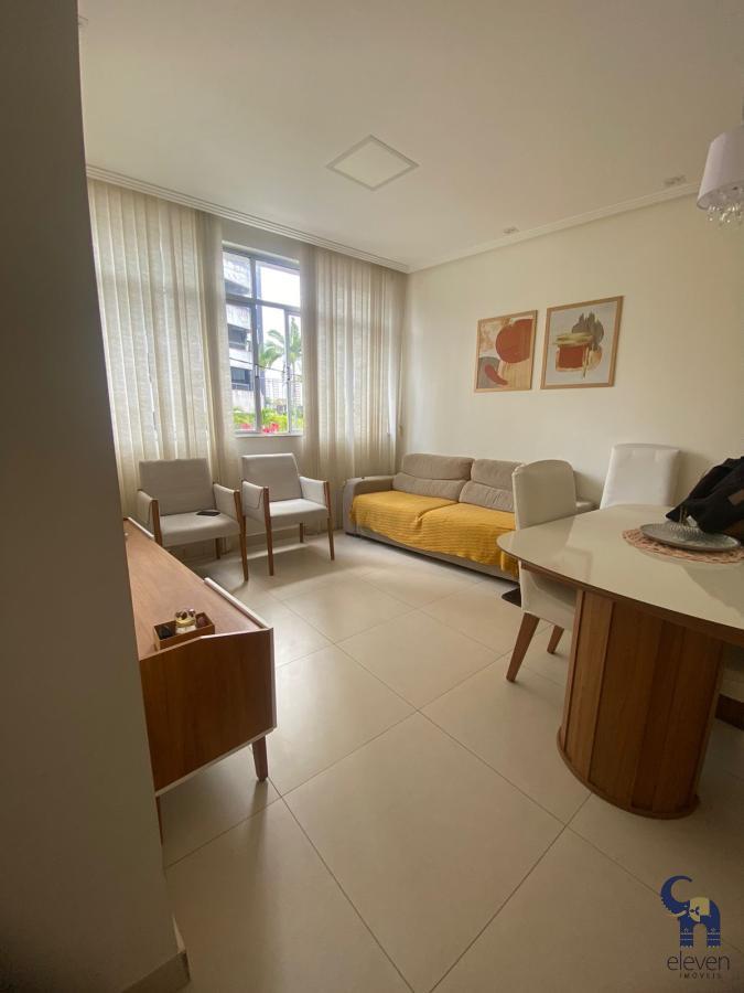 Apartamento à venda com 2 quartos, 75m² - Foto 2