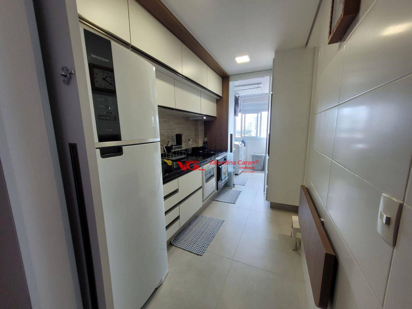 Apartamento à venda com 3 quartos, 95m² - Foto 1