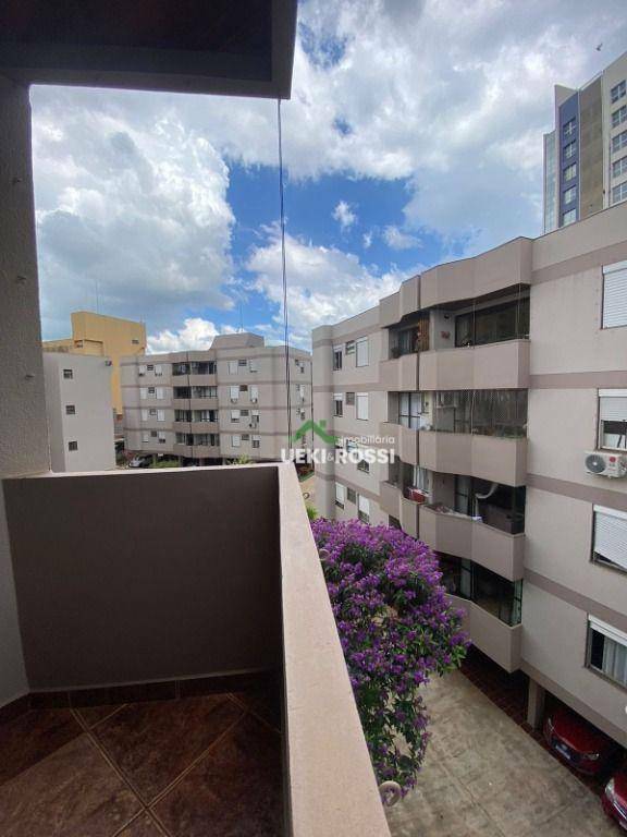 Apartamento à venda com 3 quartos, 98m² - Foto 2