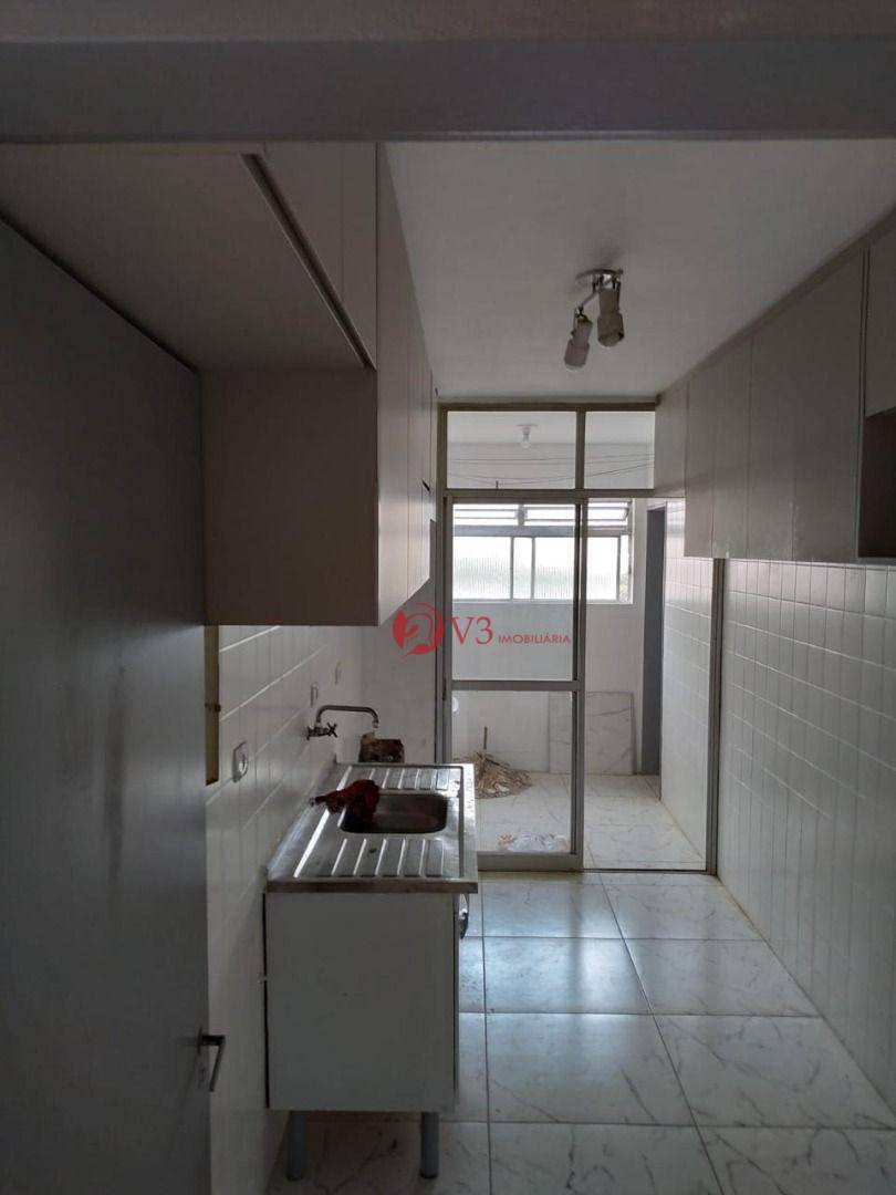 Apartamento à venda com 3 quartos, 68m² - Foto 2