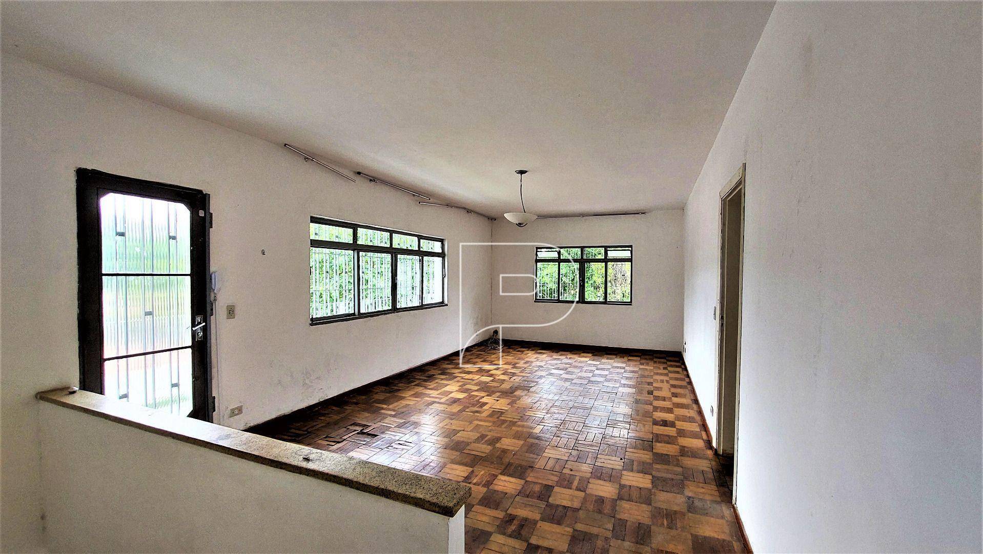 Casa para alugar com 2 quartos, 200m² - Foto 1