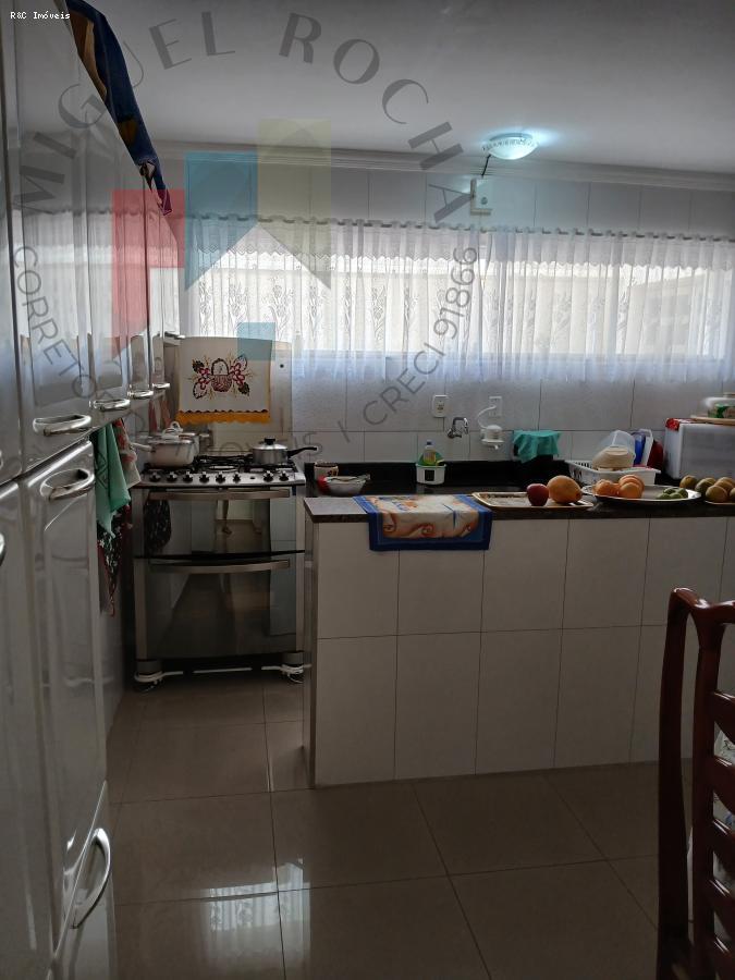 Sobrado para alugar com 3 quartos, 192m² - Foto 24