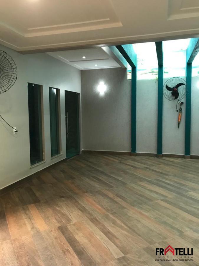 Casa à venda com 4 quartos, 160m² - Foto 2