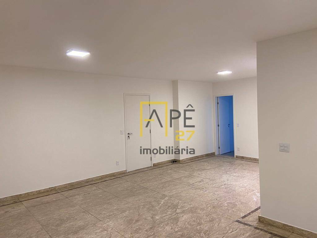 Apartamento para alugar com 3 quartos, 165m² - Foto 12