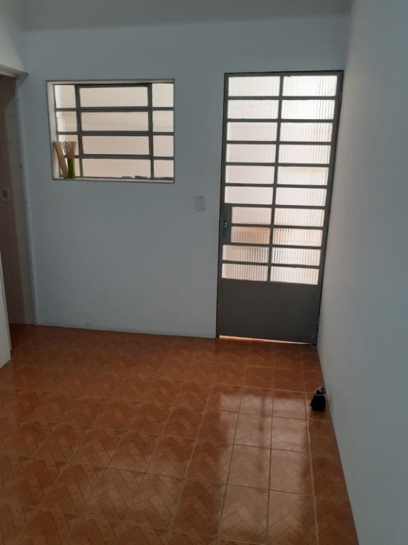 Casa para alugar com 3 quartos, 180m² - Foto 32